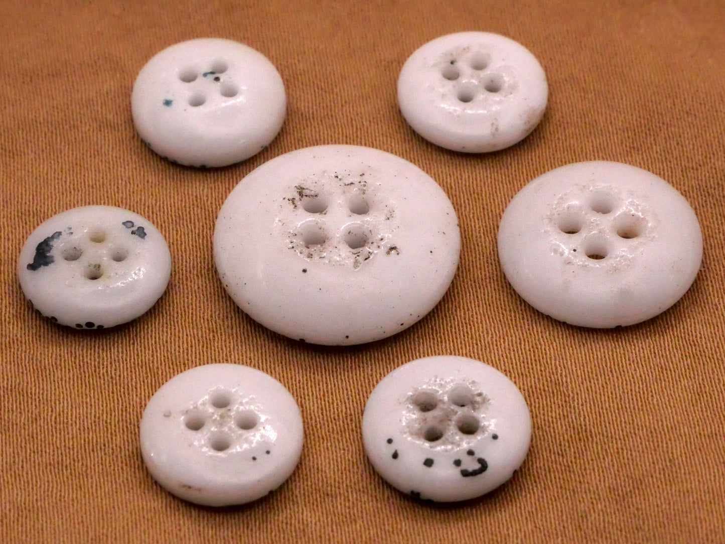 Calico China #44 Dot Flower Porcelain Button Various 11-17mm