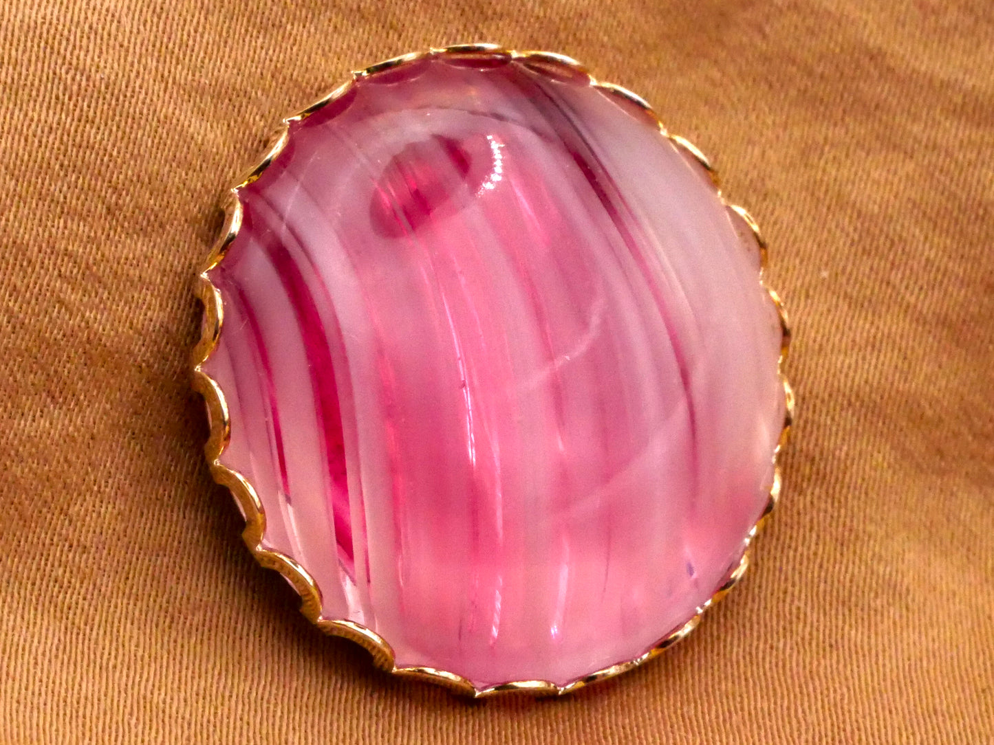 Fuchsia Pink Marbled Dig Dug Glass Silver Metal Button 26mm