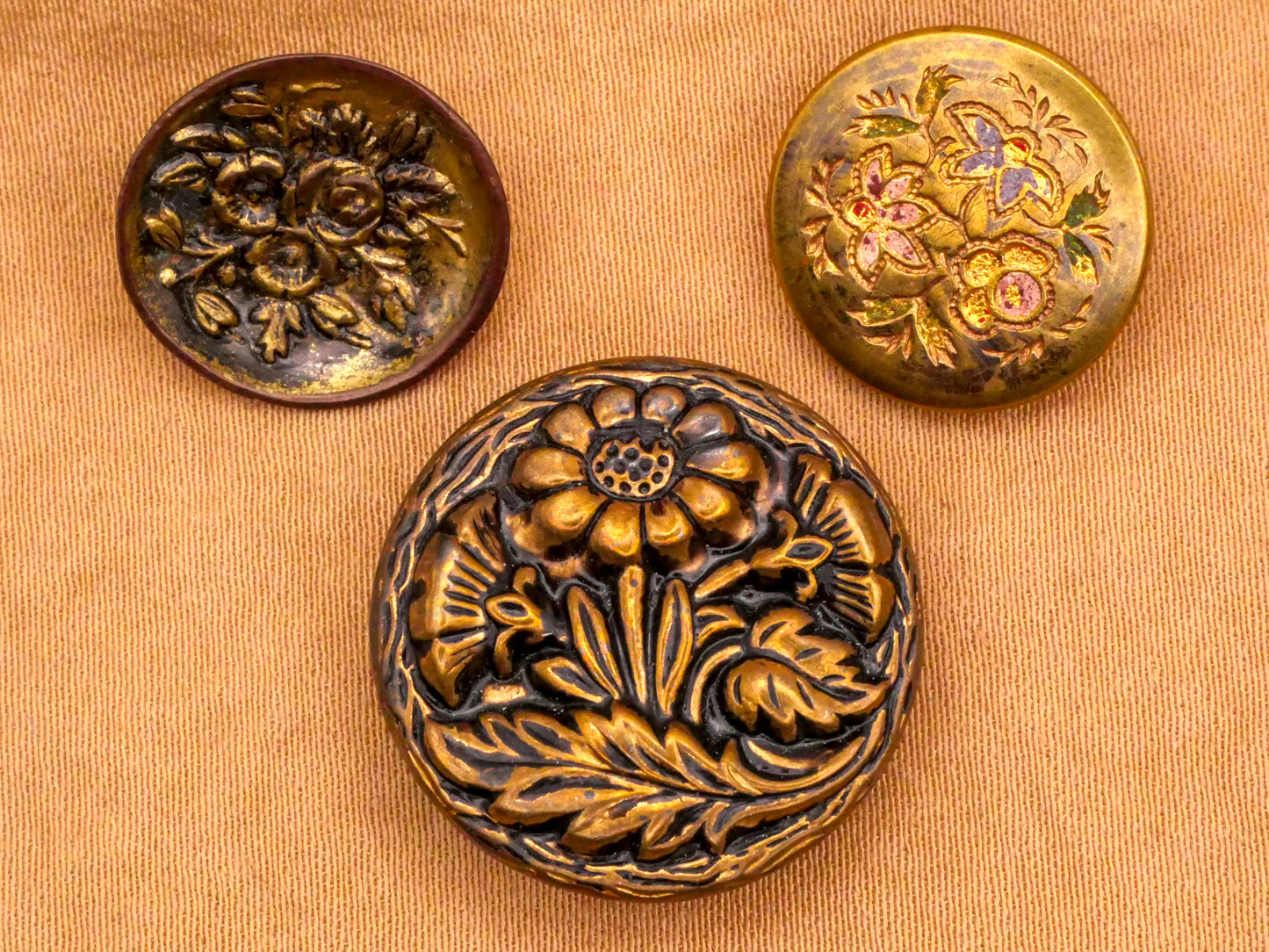 Flower Trio Design Victorian Brass Colored Metal Button Various 16-22mm