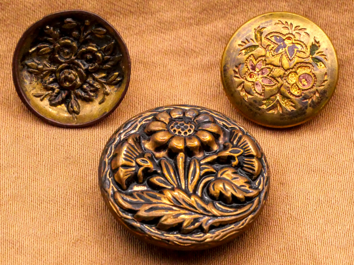 Flower Trio Design Victorian Brass Colored Metal Button Various 16-22mm