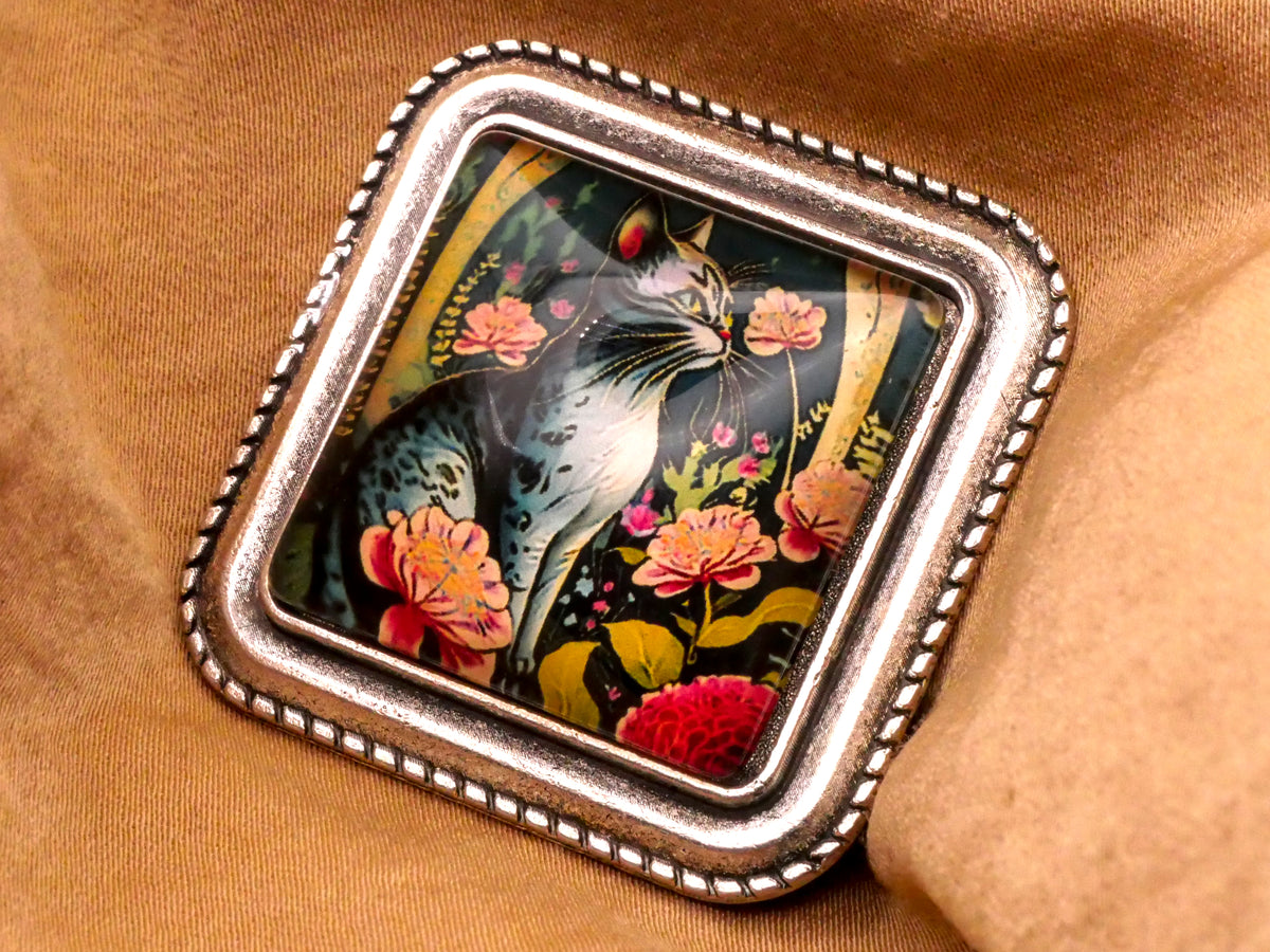 Art Nouveau Cat and Flowers Glass Dome Button 26mm