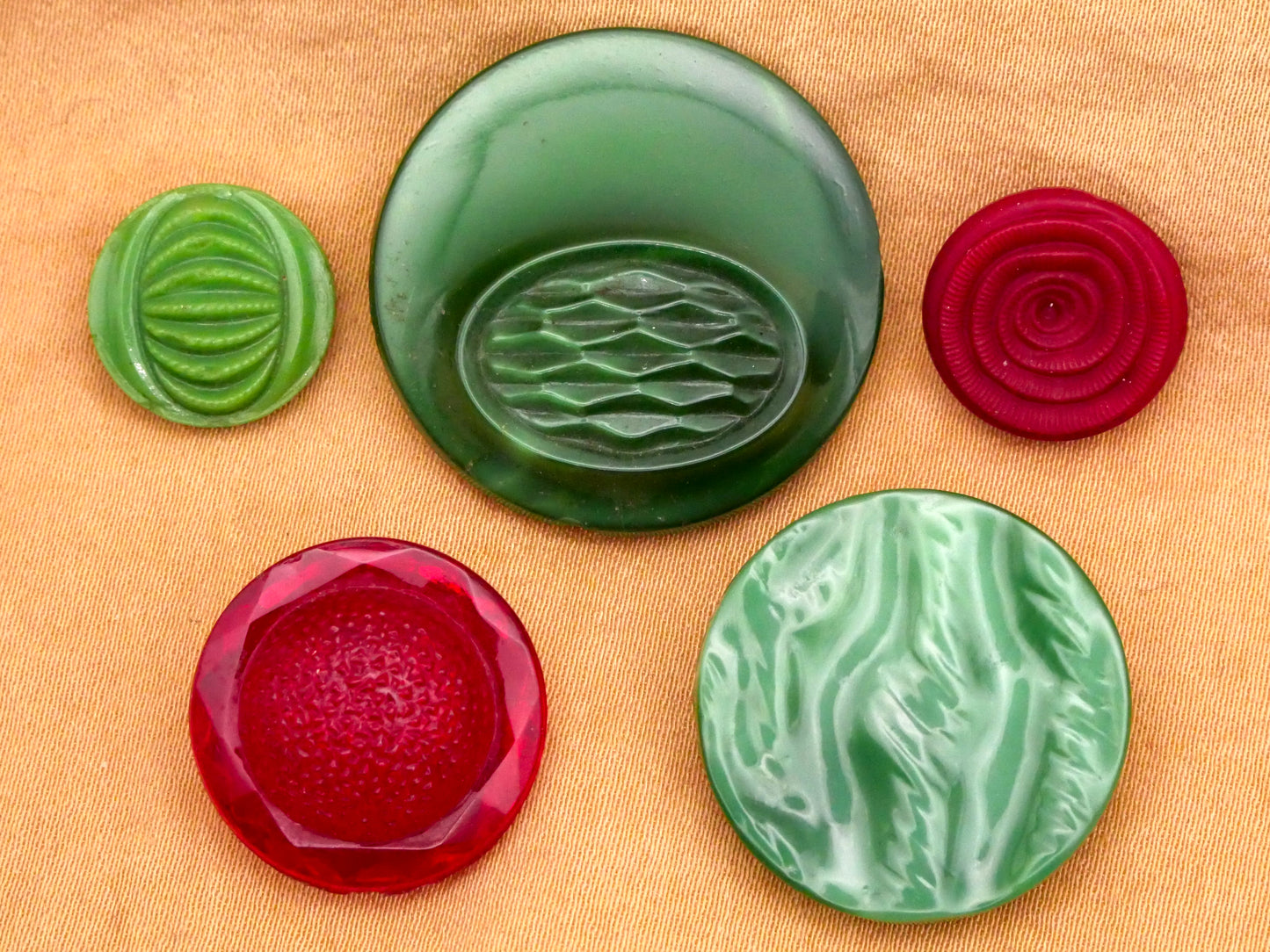 Texture Red or Green Vintage Glass Button Various 13-28mm