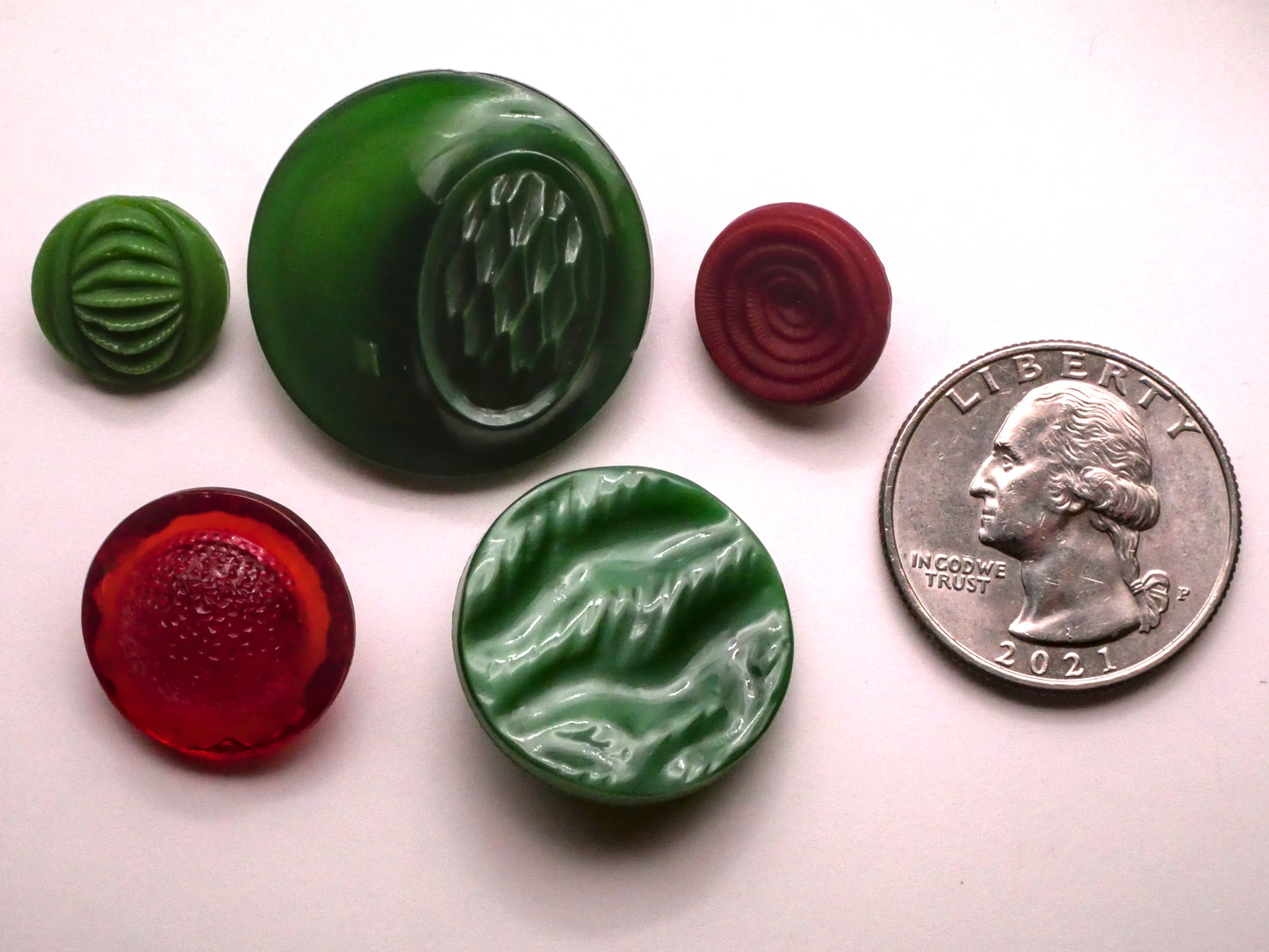 Texture Red or Green Vintage Glass Button Various 13-28mm