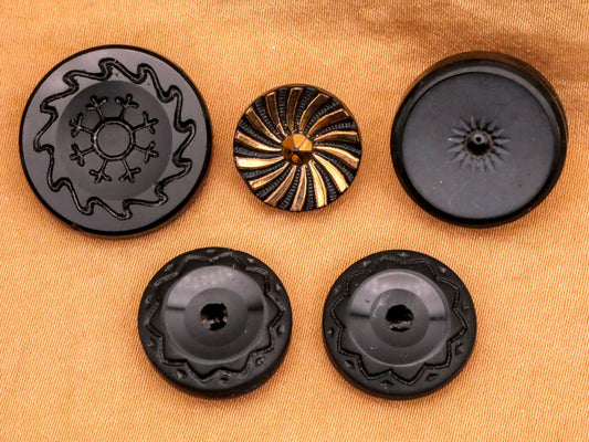 Sun Design Black Glass Button Various 13-20mm