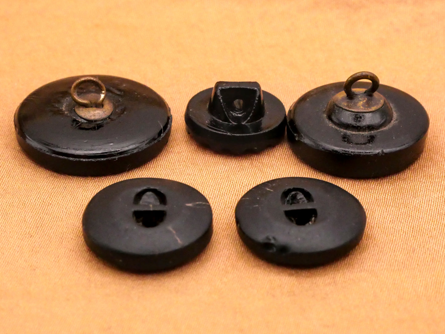Sun Design Black Glass Button Various 13-20mm