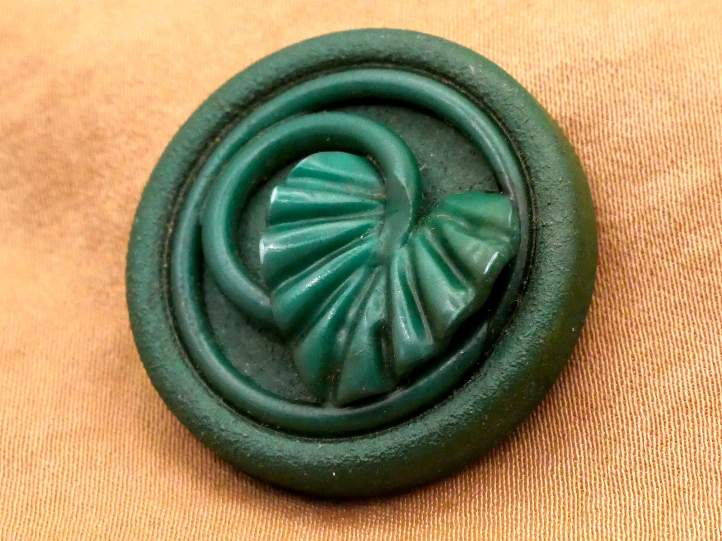 Leaf Vine Stem Green Celluloid Early Plastic Button 27mm
