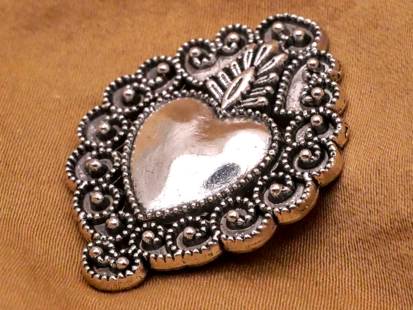 Sacred Heart Silver Metal Large Button 24x32mm