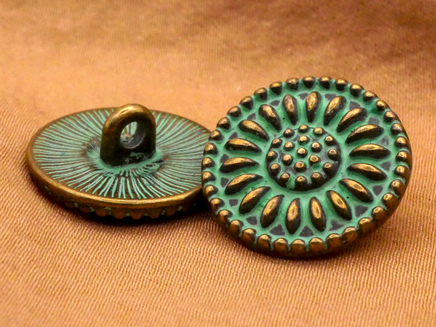 Flower Green Patina Bronze Metal Pair of Buttons 17mm