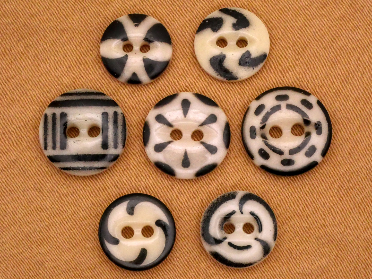 Black Stencil Antique China Button Various 14-16mm