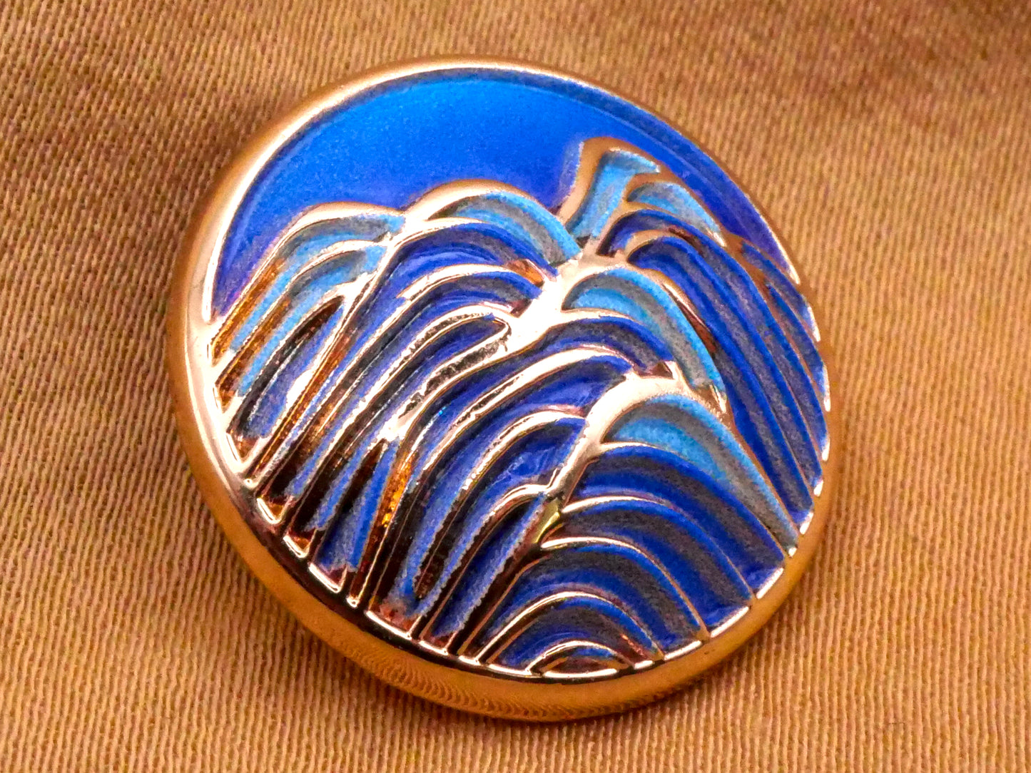 Waves Ocean Landscape Enamel Gold Metal Button 20mm