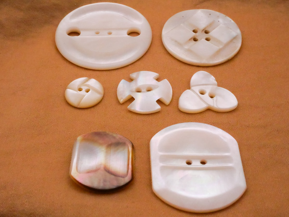 Art Deco Look Mother of Pearl Shell Button Various 13-37mm