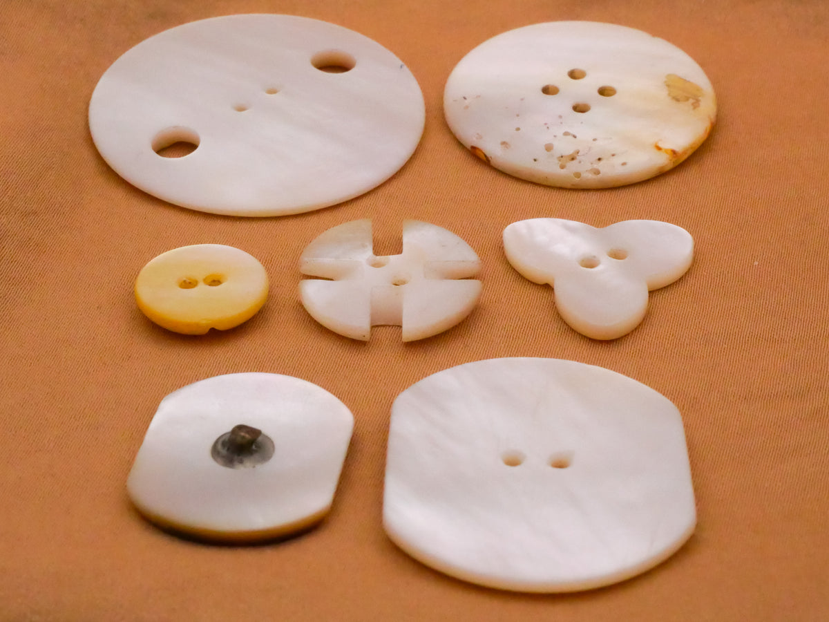 Art Deco Look Mother of Pearl Shell Button Various 13-37mm