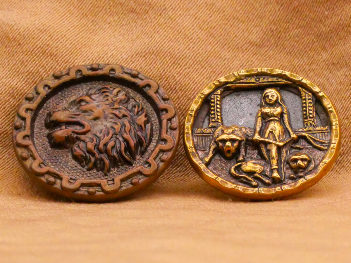 Lion Big Cat Circus Victorian Picture Metal Button Various 16-17mm