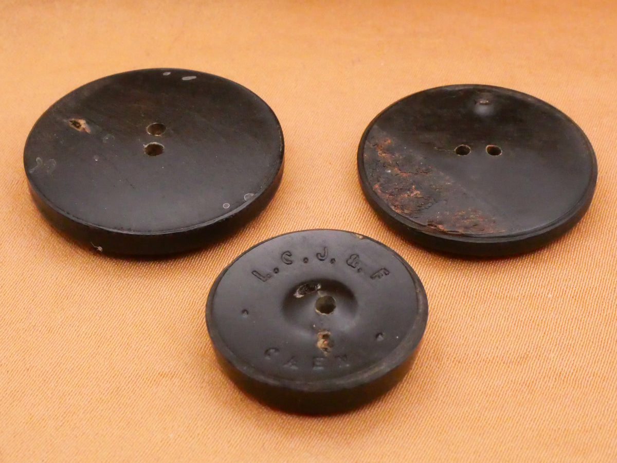 Star Jester Look Design Pressed Horn Antique Button Various 20-26mm