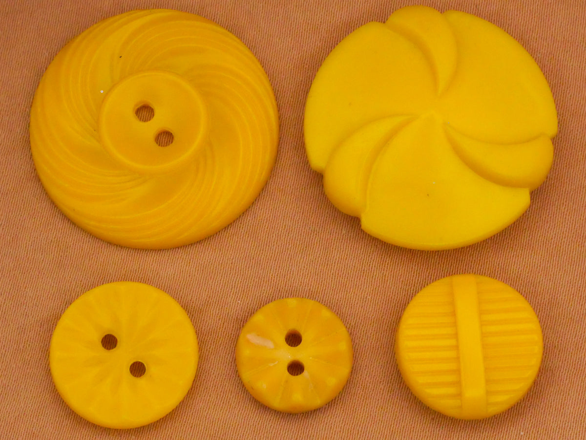 Yellow Housecoat Vintage Plastic Button Various 12-27mm