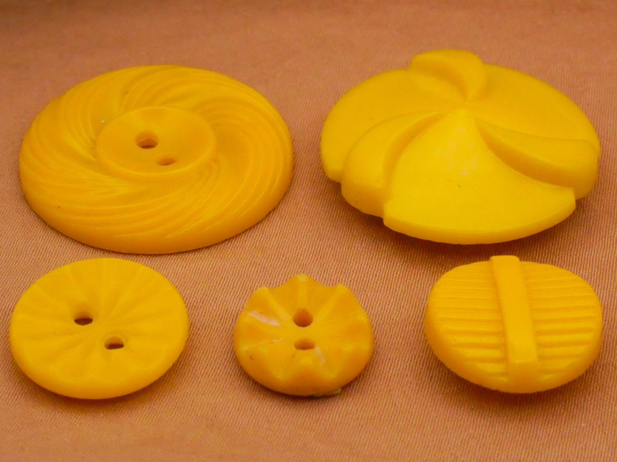 Yellow Housecoat Vintage Plastic Button Various 12-27mm