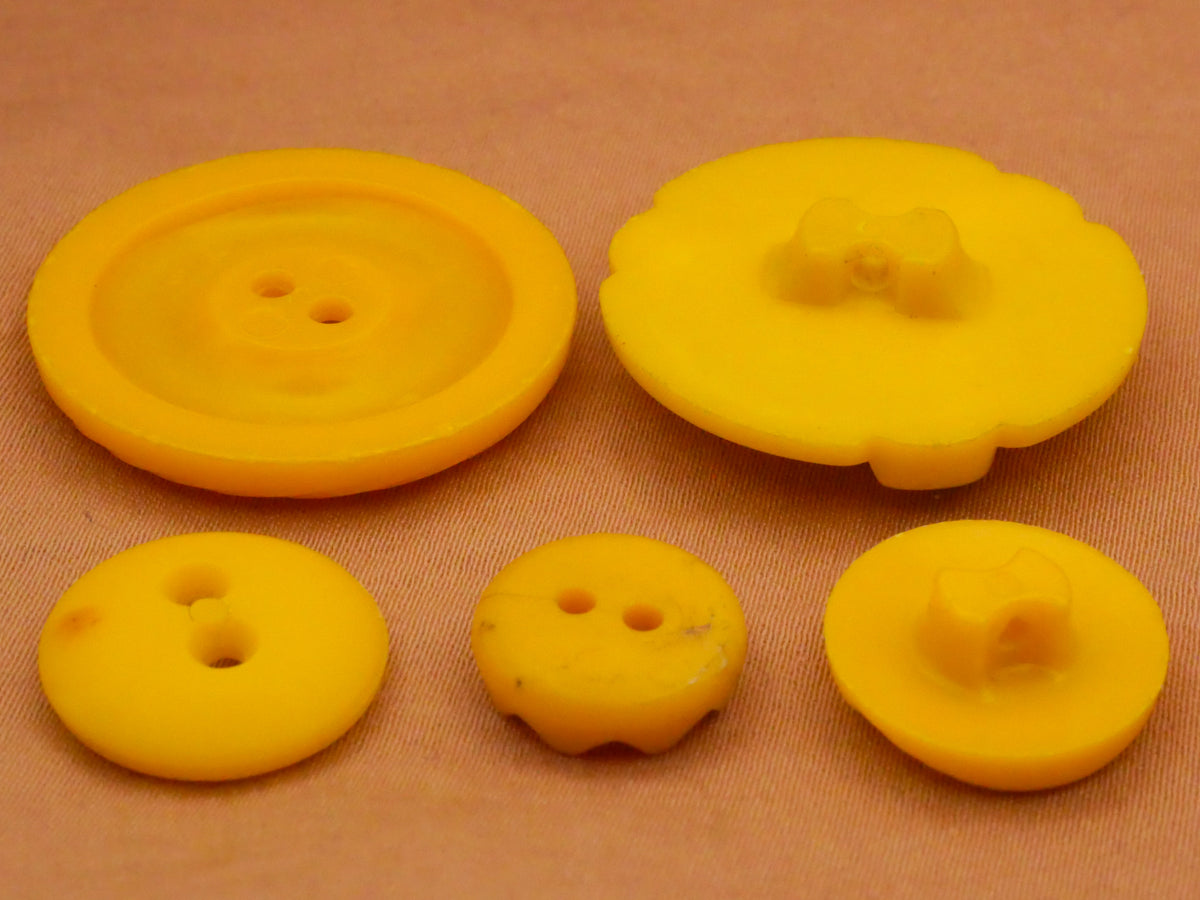 Yellow Housecoat Vintage Plastic Button Various 12-27mm