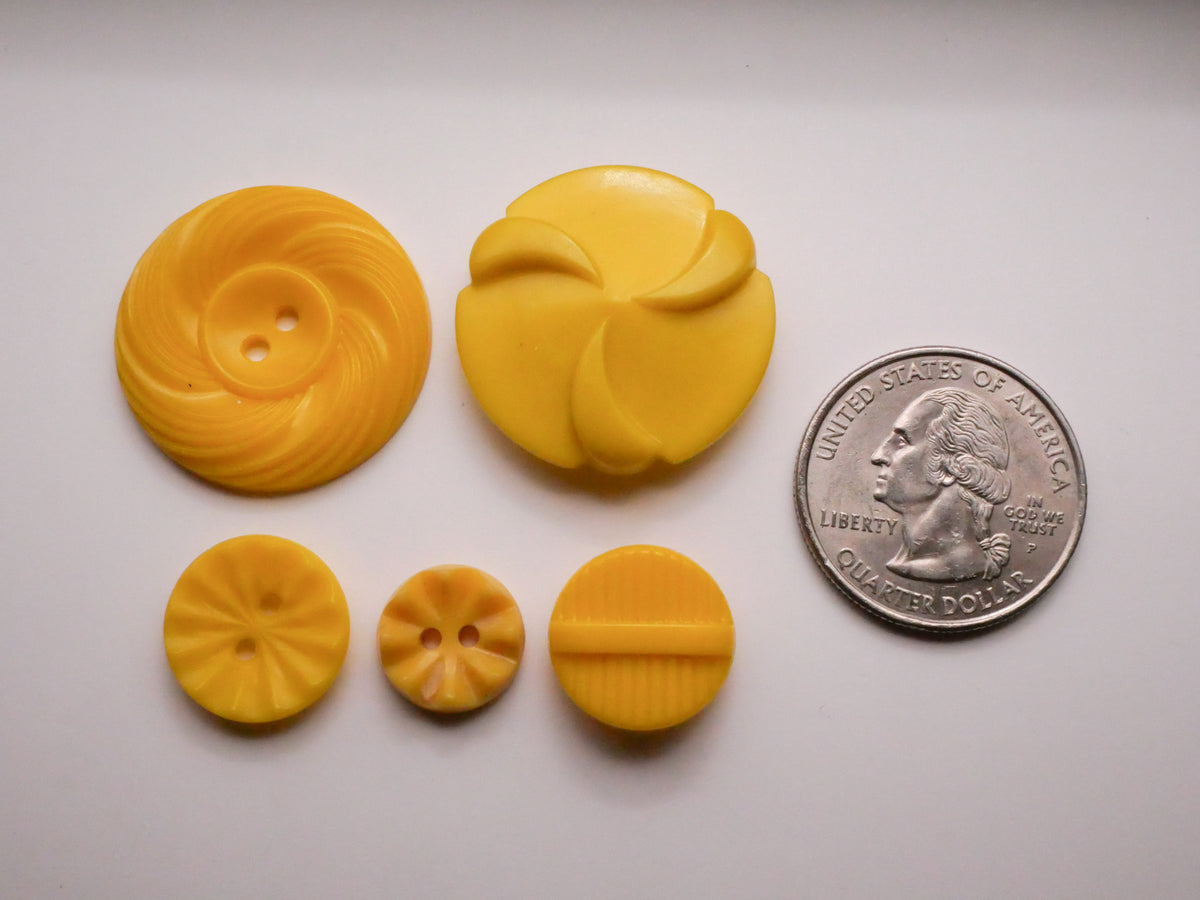 Yellow Housecoat Vintage Plastic Button Various 12-27mm