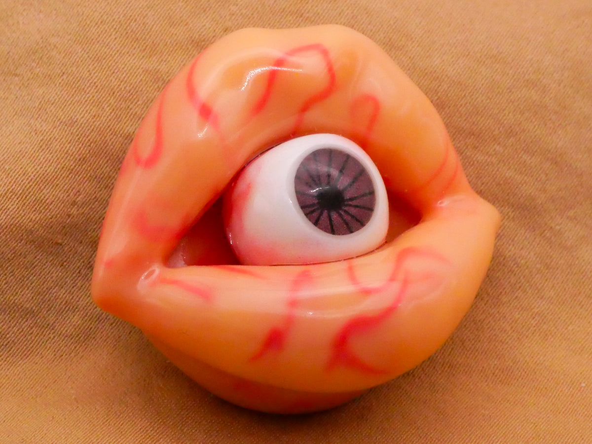 Eyeball Mouth Lips Freaky Plastic Large Button 31x38mm