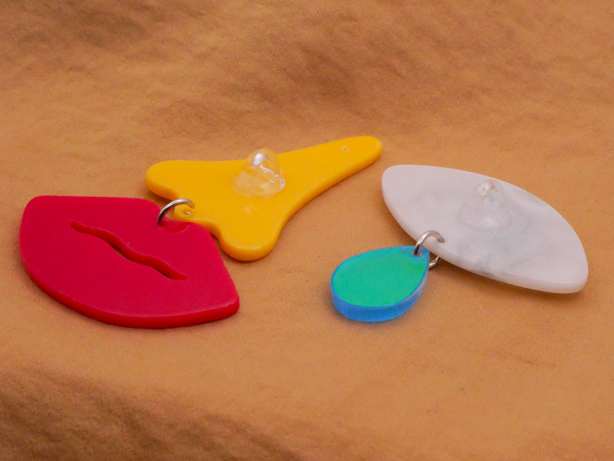 Face Eye Nose Mouth Lips Tear Moveable Acrylic Plastic Pair of Buttons 39-65mm