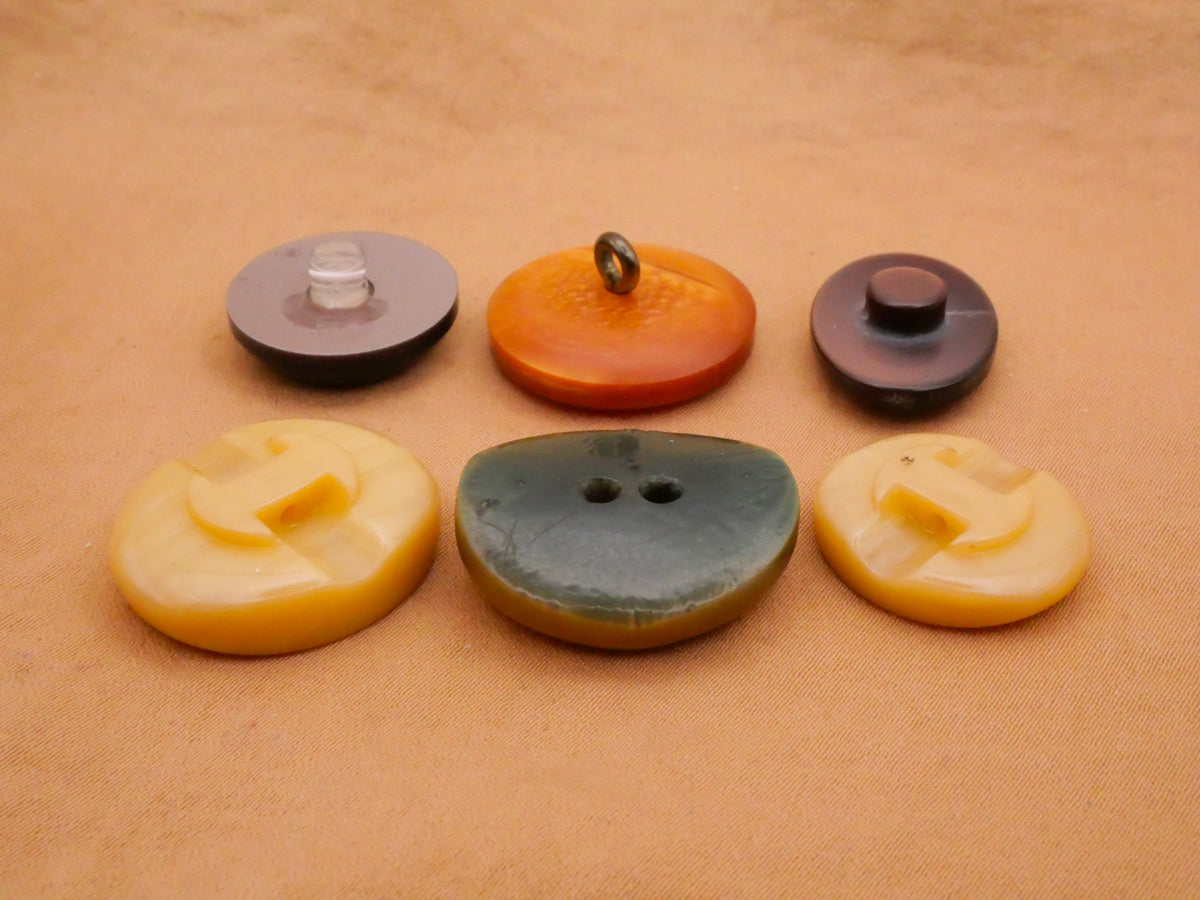 Eye Look Earth Tones Vintage Plastic Pair of Buttons Various 14-22mm