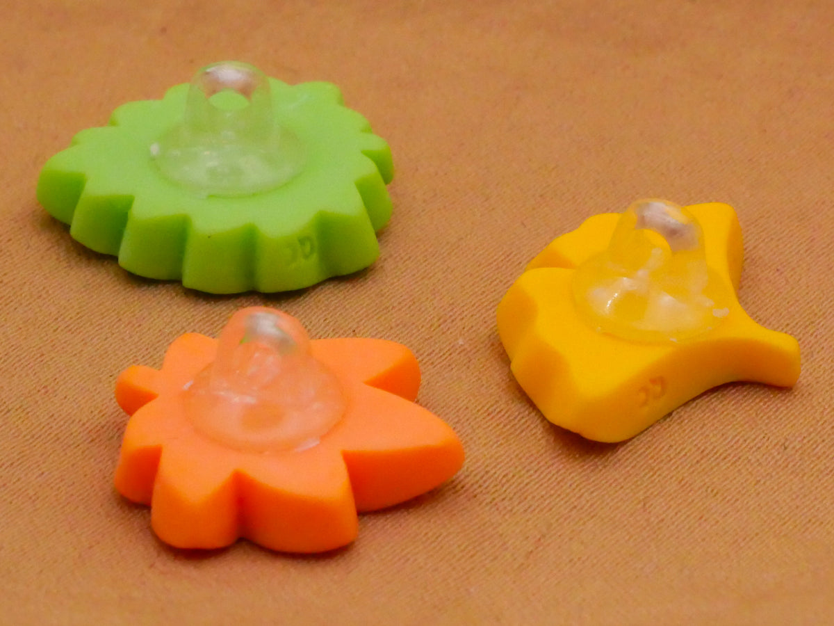 Fall Leaves Realistic Plastic Set of Three Buttons 15-19mm