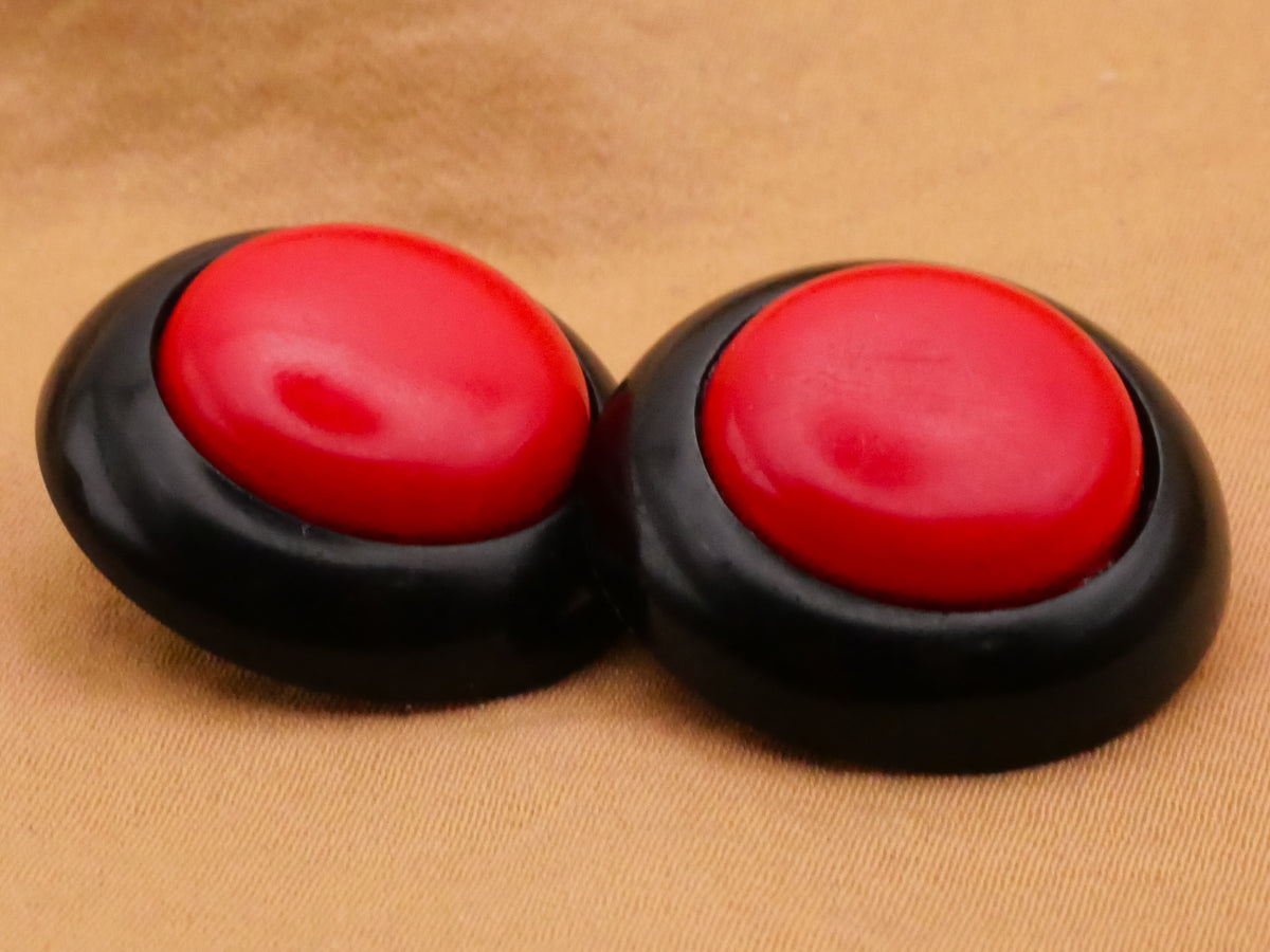 Eye Look Red Black Vintage Plastic Pair of Buttons 22mm