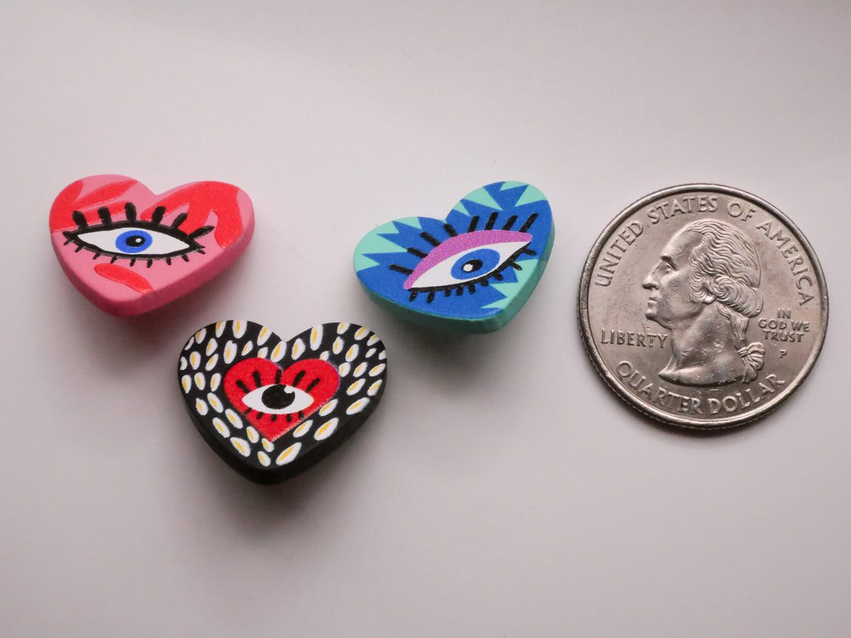 Eye Heart Patterned Plastic Set of Three Buttons 19x20mm