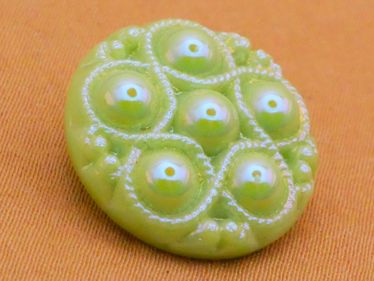 Star Look Mint Sea Foam Green Pearlized Vintage Glass Button 18mm