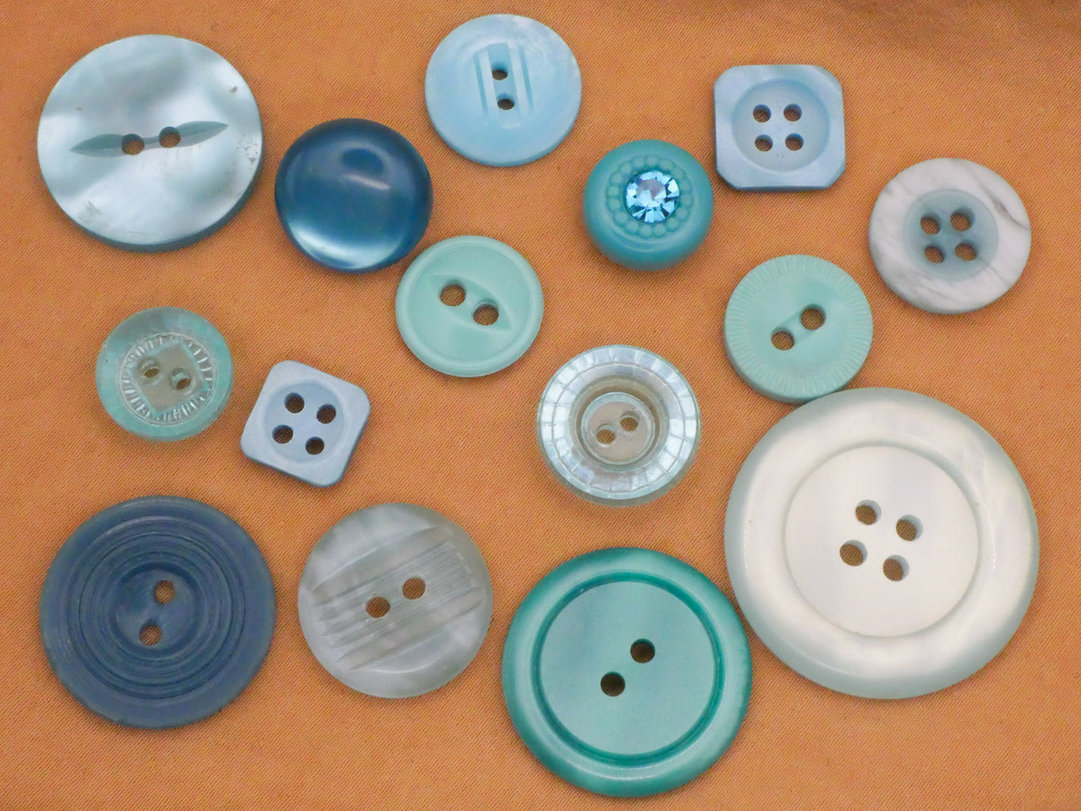 Teal Blue-Green Housecoat Vintage Plastic Set of Fifteen Buttons 10-29mm