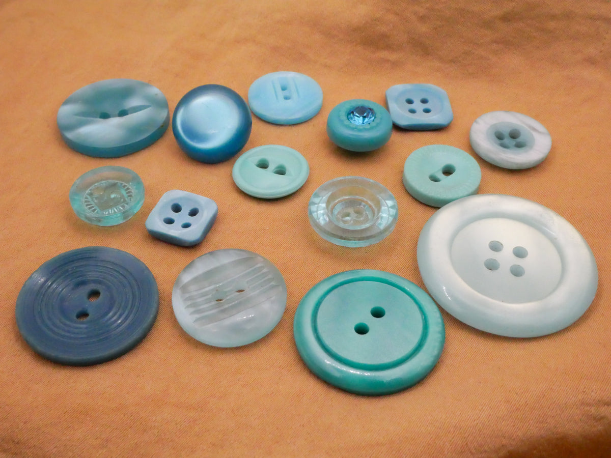 Teal Blue-Green Housecoat Vintage Plastic Set of Fifteen Buttons 10-29mm
