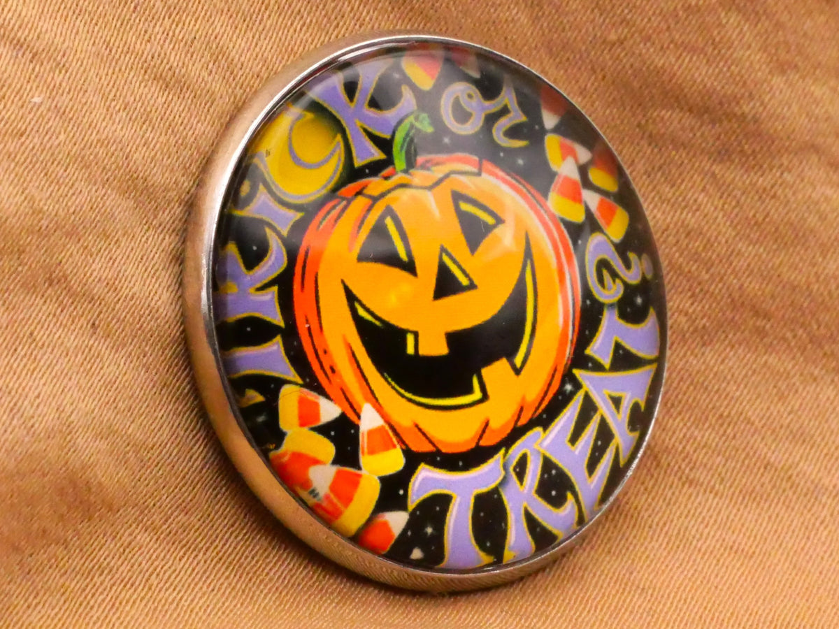 Trick or Treat Jack-O-Lantern Halloween Verbal Glass Silver Metal Button 27mm