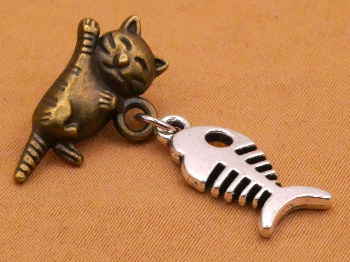 Fat Cat Fish Bones Moveable Metal Button 19x28mm