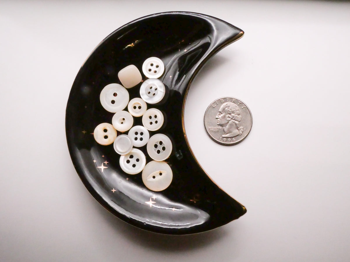 Crescent Moon Ceramic Trinket Dish and Thirteen Mother of Pearl Buttons 82x102mm