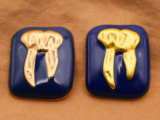 Tooth Teeth Blue Enamel Metal Button 19x23mm