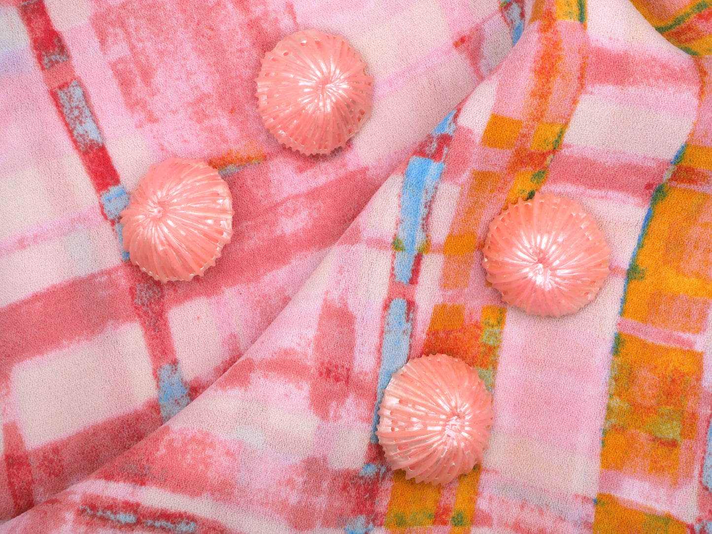 Pearlized Pink Shimmer Plastic Set of Four Buttons 19mm