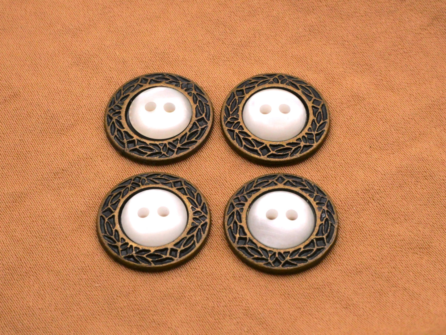 Pearlized Plastic Metal Foliage Edge Sew-Thru Set of Four Buttons 15mm