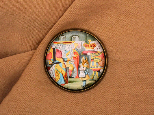 Queen of Hearts Alice In Wonderland Glass Dome Button 28mm