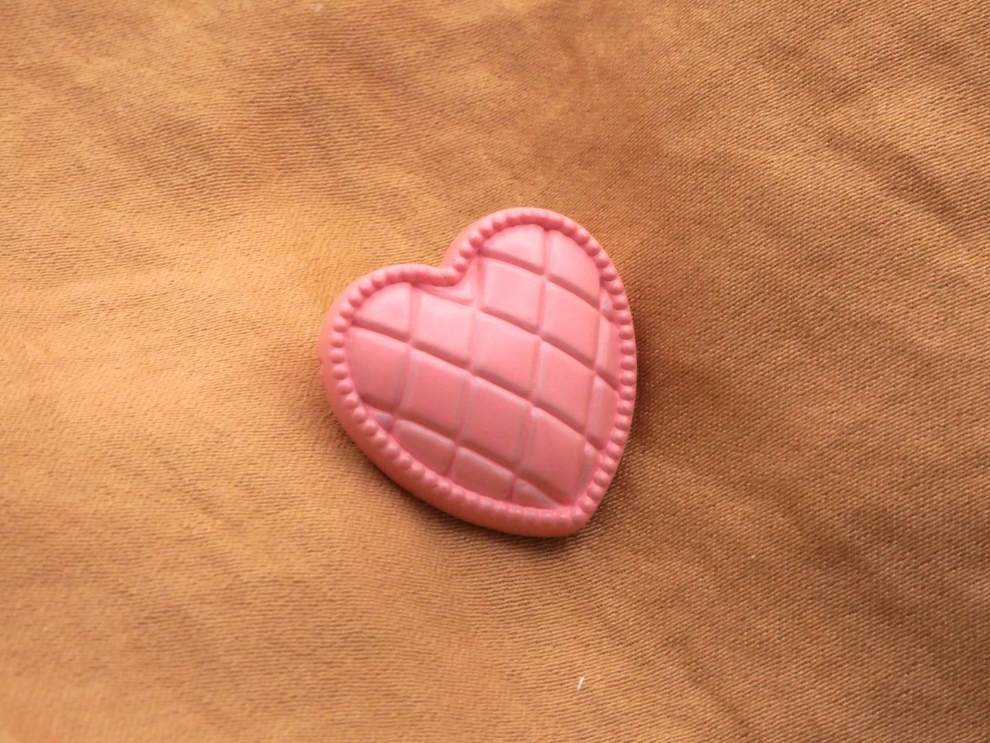 Quilted Pink Heart Plastic Button 20mm