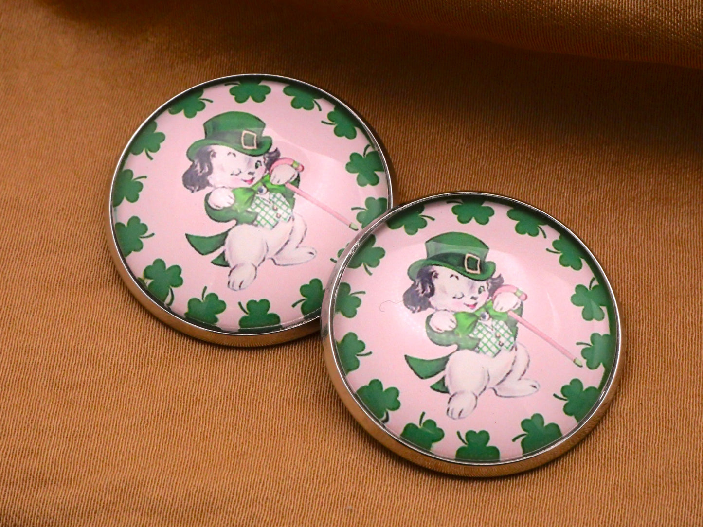 St. Patrick Shamrock Clover Dog Gentlemen Glass Dome Button 27mm