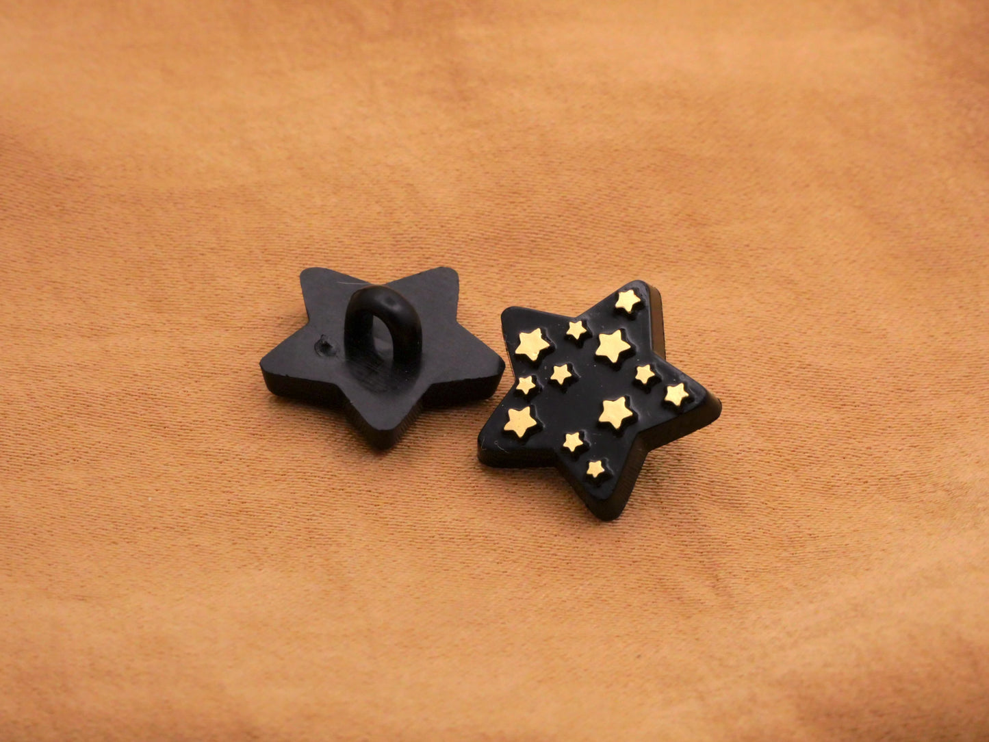 Black Star Gold Pattern Plastic Button 15mm