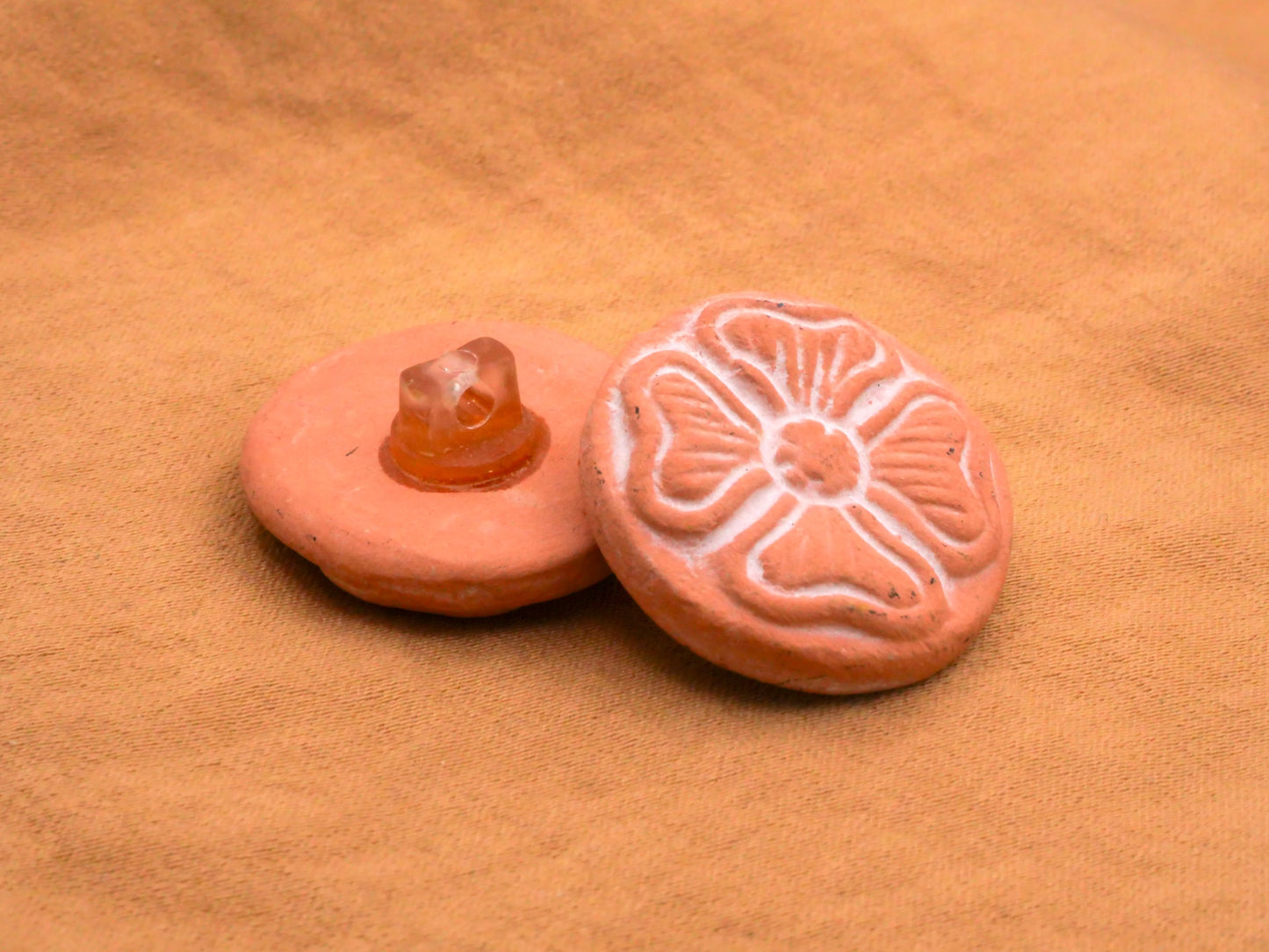 Clover Terracotta Whitewash Clay Earthenware Button 23mm